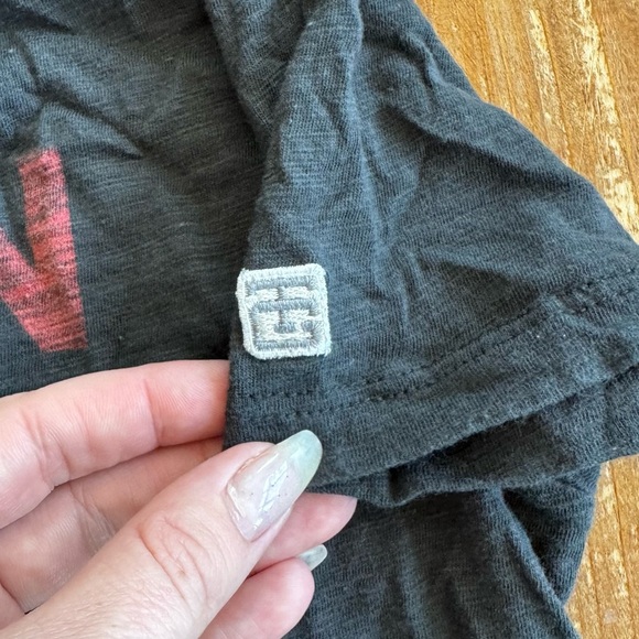 Tailgate We Run the World female tee shirt - Picture 5 of 5